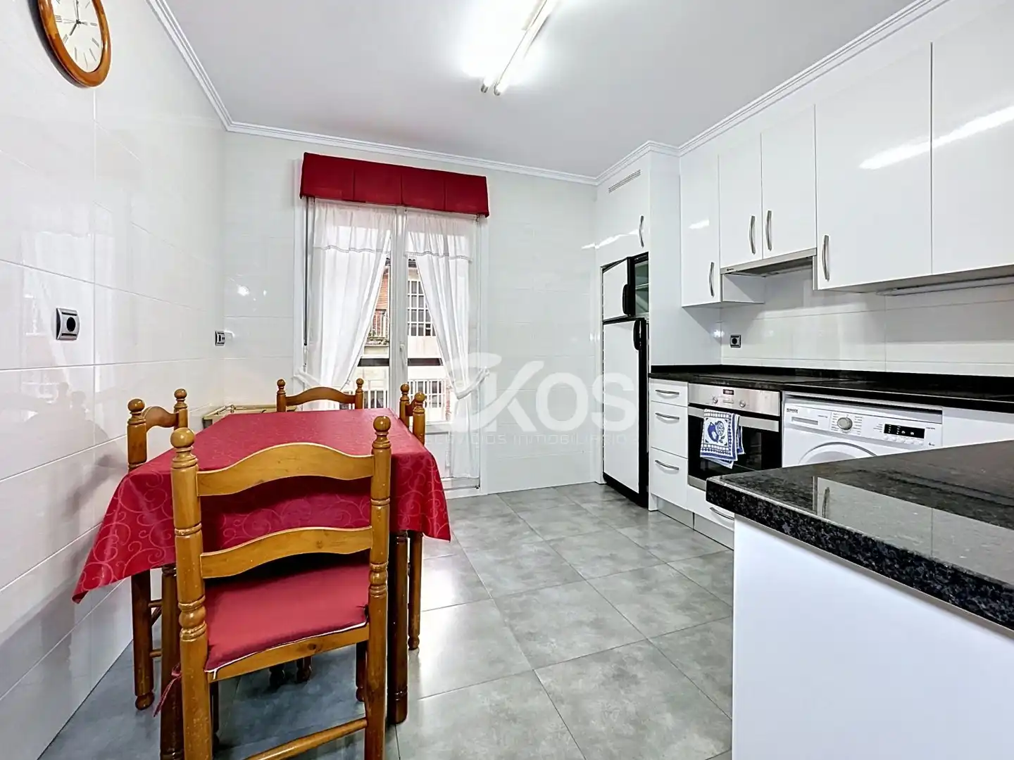Cocina de Piso de alquiler en Arrasate / Mondragón con Calefacción, Parquet y Balcón