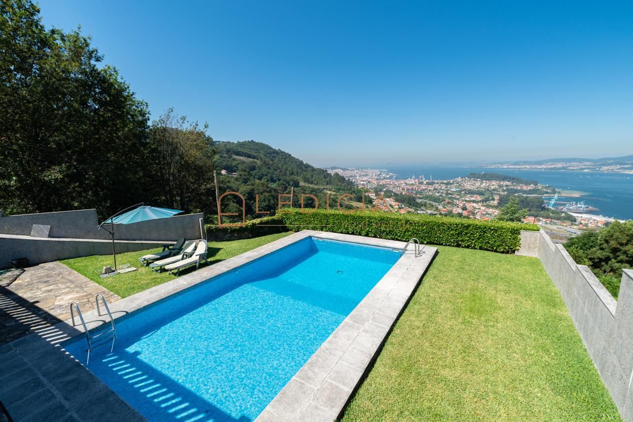 Garden of House or chalet for sale in Vigo   with Heating, Private garden and Parquet flooring