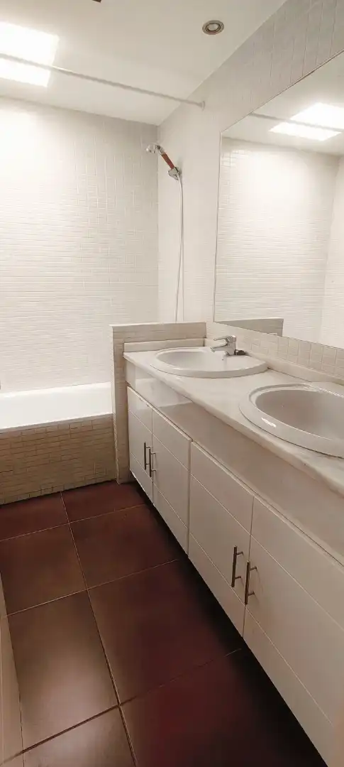 Bany de Casa o xalet en venda en Espartinas amb Aire condicionat, Jardí privat i Terrassa