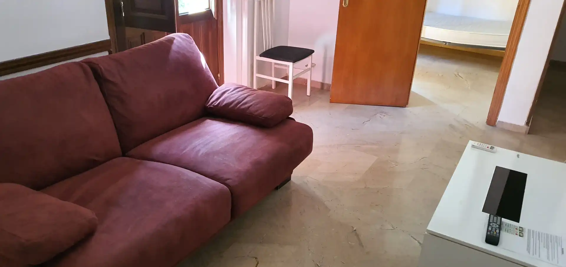 Sala d'estar de Pis en venda en Granada amb Aire condicionat i Moblat