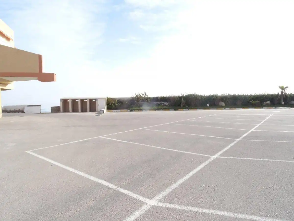 Aparcament de Estudi en venda en La Manga del Mar Menor amb Traster i Moblat