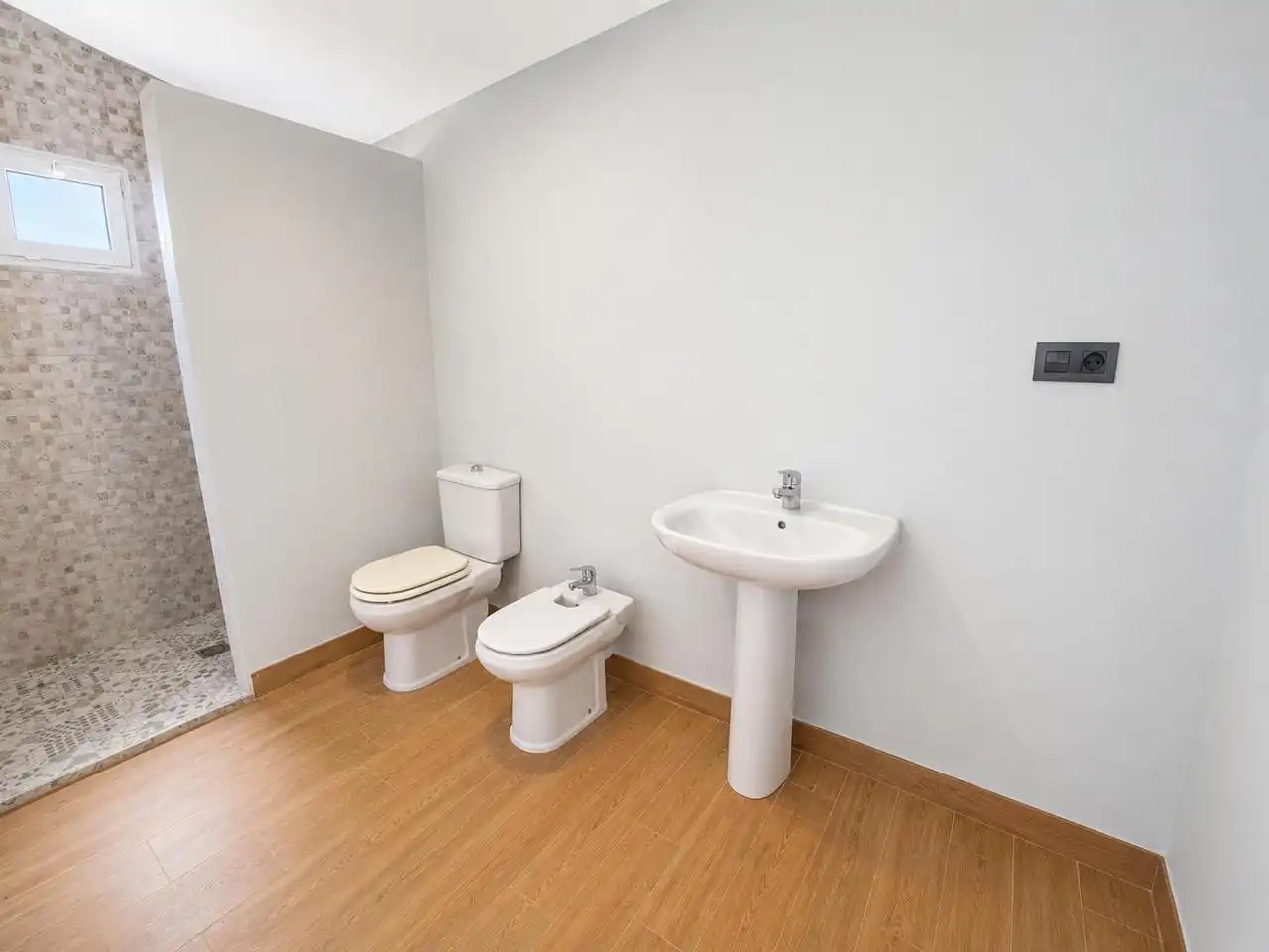 Baño de Finca rústica en venta en Arroyo de San Serván