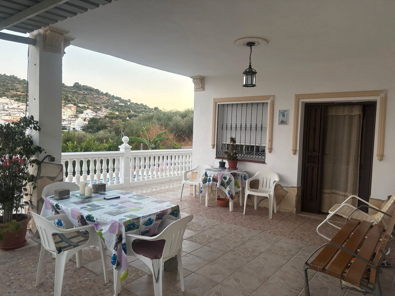 Terrassa de Finca rústica de lloguer en Guaro amb Jardí privat, Terrassa i Moblat