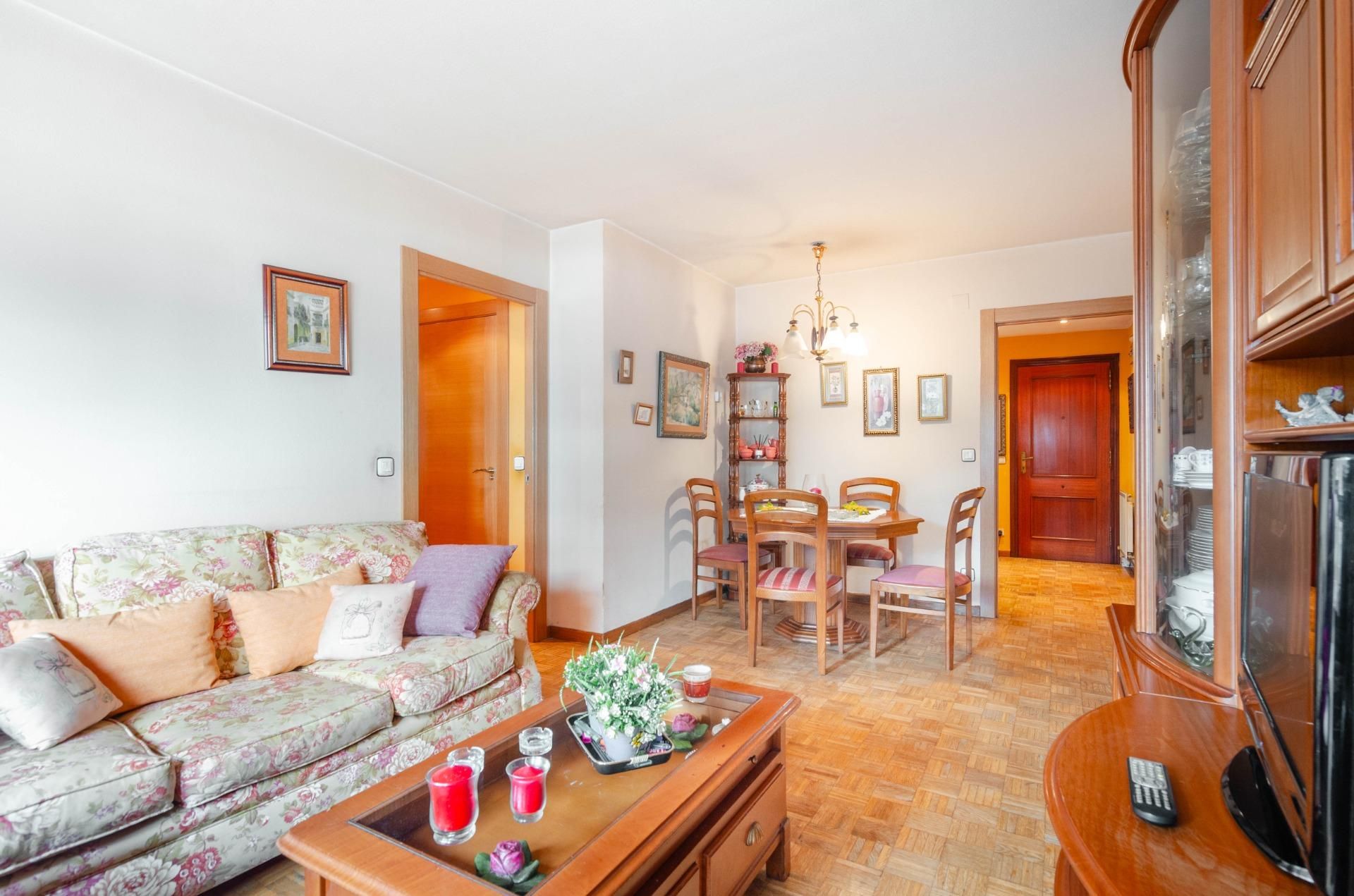 Living room of Flat for sale in Oviedo   with Heating, Storage room and Furnished