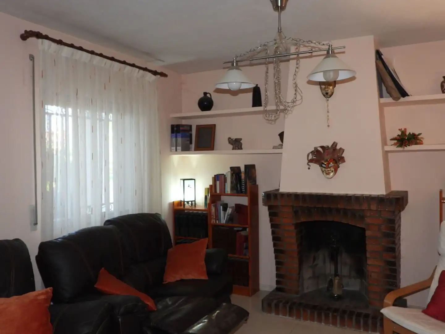Sala d'estar de Casa o xalet en venda en Pezuela de las Torres amb Calefacció, Jardí privat i Moblat