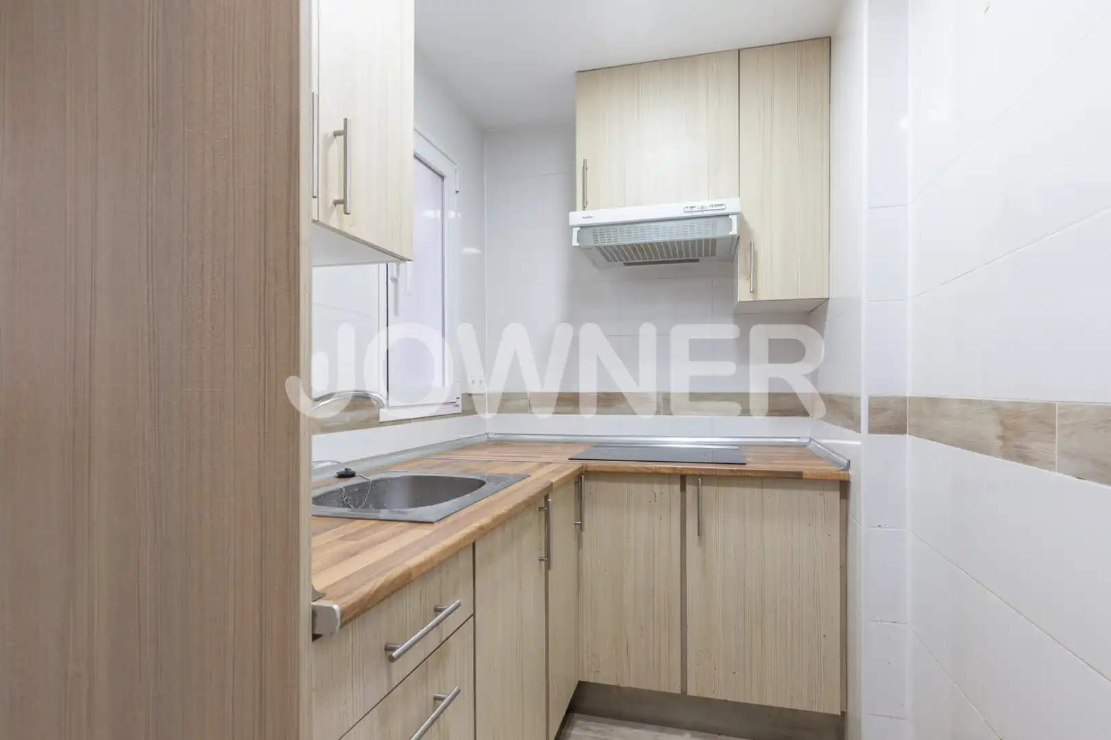 Kitchen of Office for rent in Madrid  with Air Conditioner and Heating
