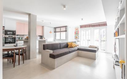 Living room of Flat for sale in  Madrid Capital  with Balcony