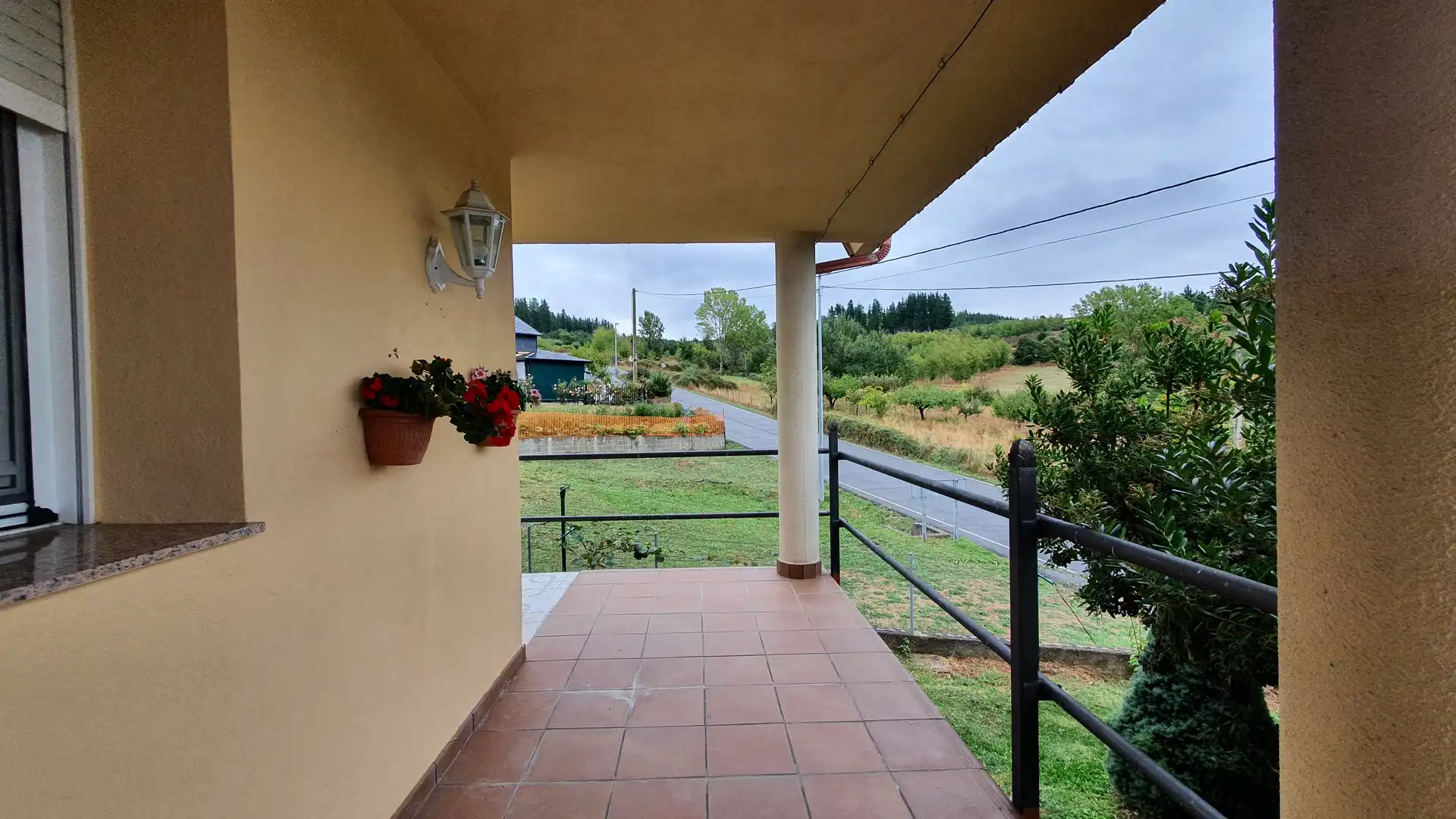 Vista exterior de Casa o chalet en venta en Vega de Espinareda con Calefacción, Jardín privado y Terraza