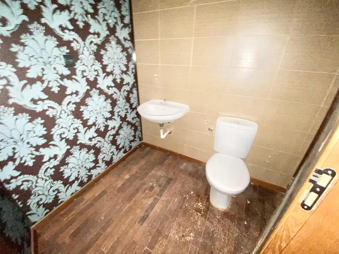 Baño de Local en venta en Lorca con Aire acondicionado y Amueblado