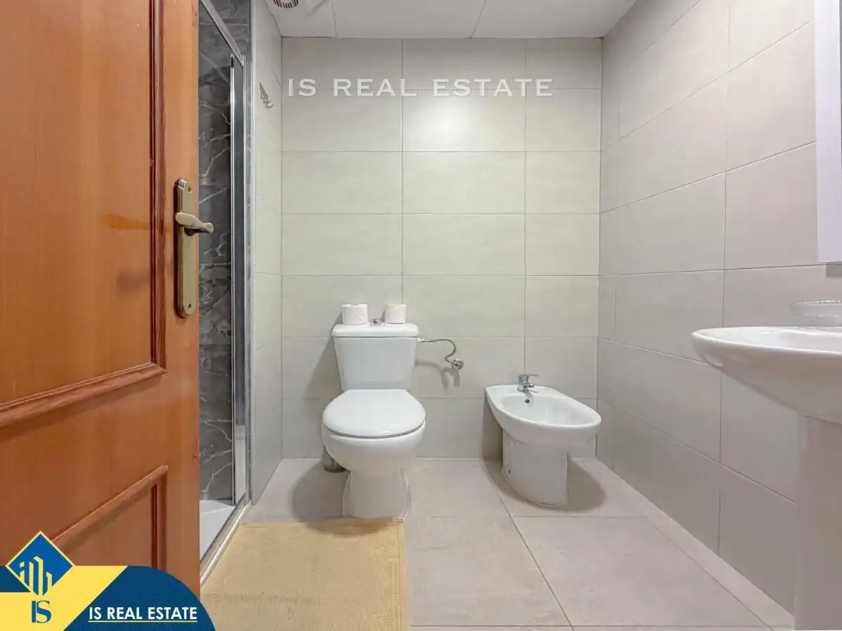 Bathroom of Apartments for sale in Torrevieja  with Air Conditioner, Heating and Terrace