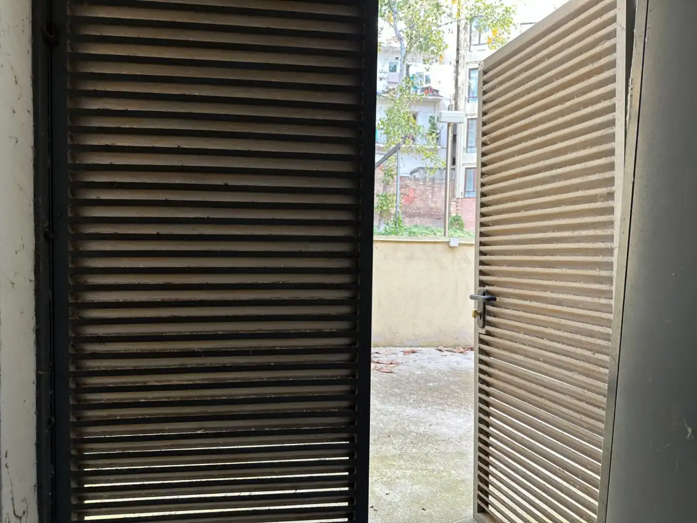 Vista exterior de Local de lloguer en Barcelona amb Terrassa