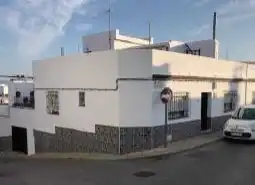 House for sale in Calle Almendro