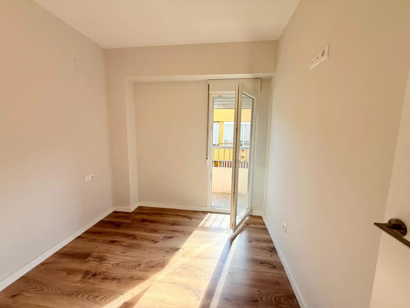 Schlafzimmer von Wohnung zur Miete in Alboraya Centro