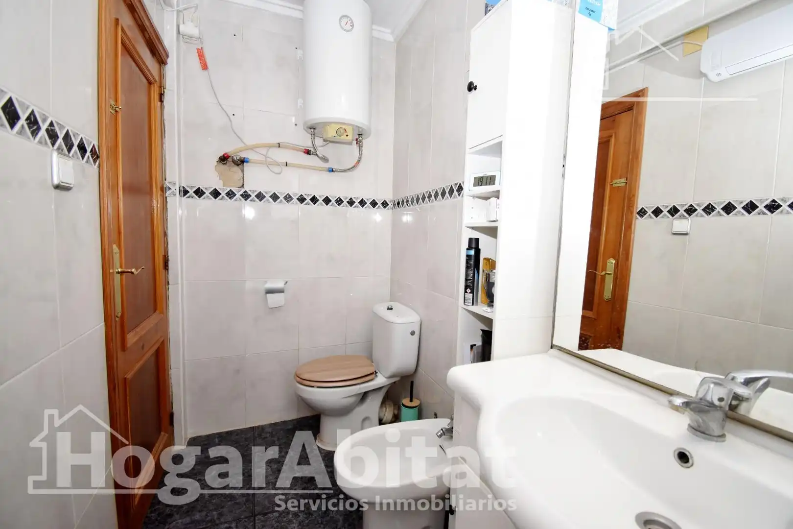 Bathroom of Flat for sale in Valencia