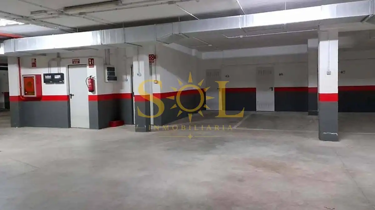 Parking de Dúplex en venta en Puebla de Lillo con Calefacción, Parquet y Terraza