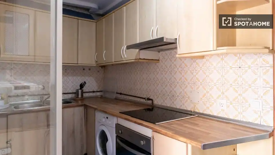 Kitchen of Flat for rent in Madrid  with Air Conditioner, Heating and Furnished
