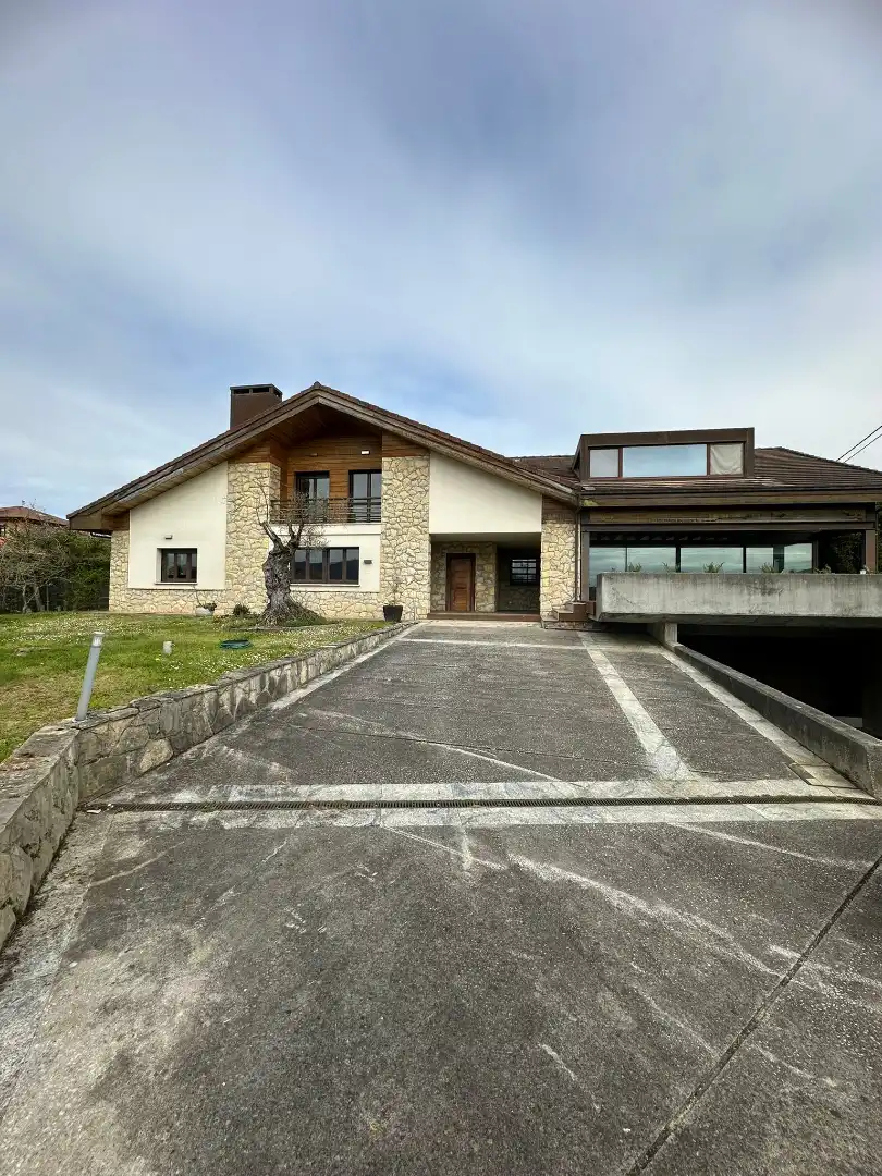 Vista exterior de Casa o chalet en venta en Llanera con Calefacción, Jardín privado y Terraza
