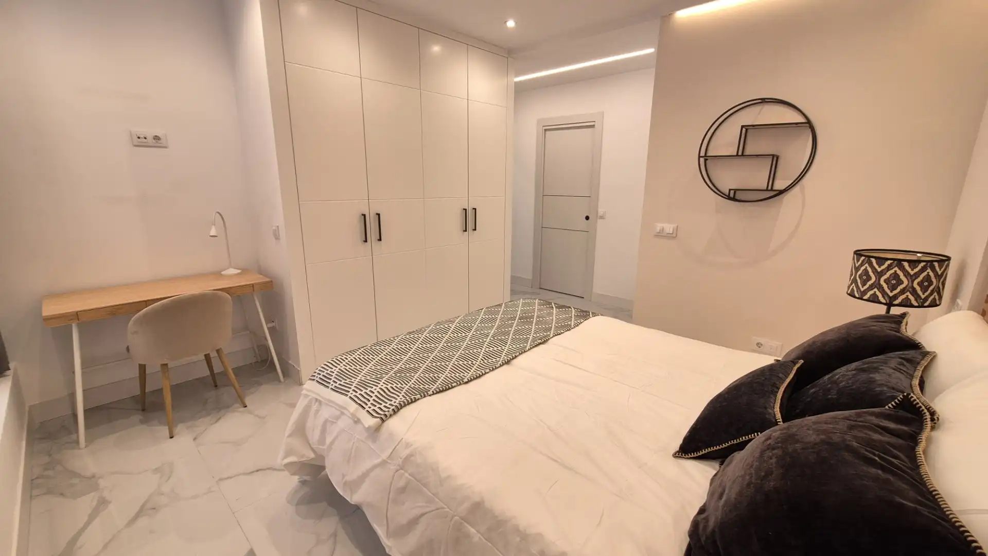 Habitación de Dúplex en venta en Madrid con Aire acondicionado y Calefacción
