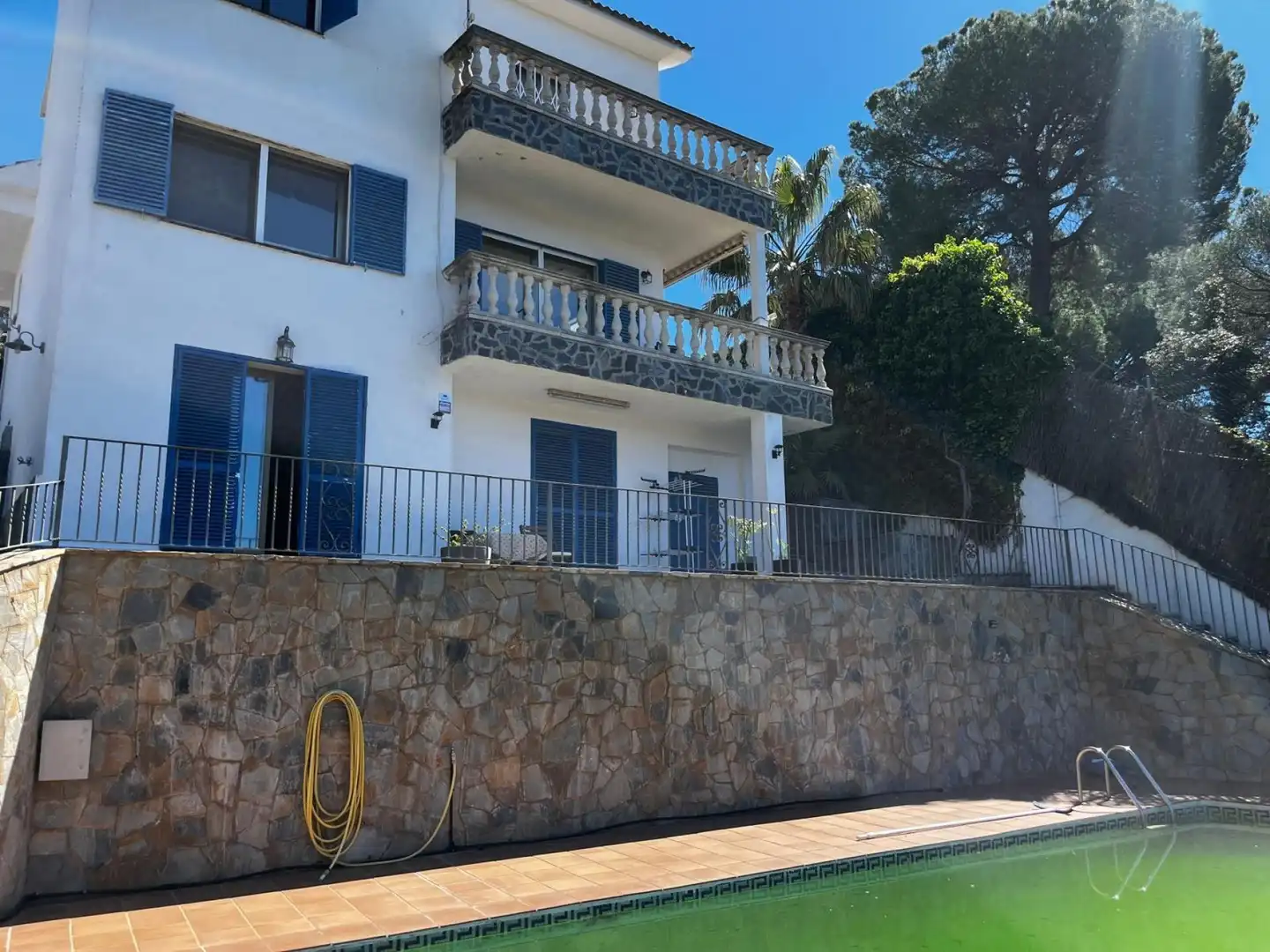 Chalet con piscina en venta en Carrer CADI, imagen 2