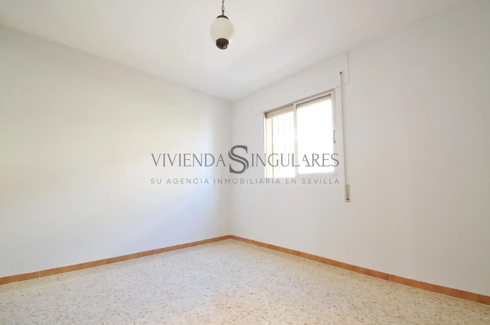 Bedroom of Flat for sale in Sevilla  with Air Conditioner, Private garden and Terrace