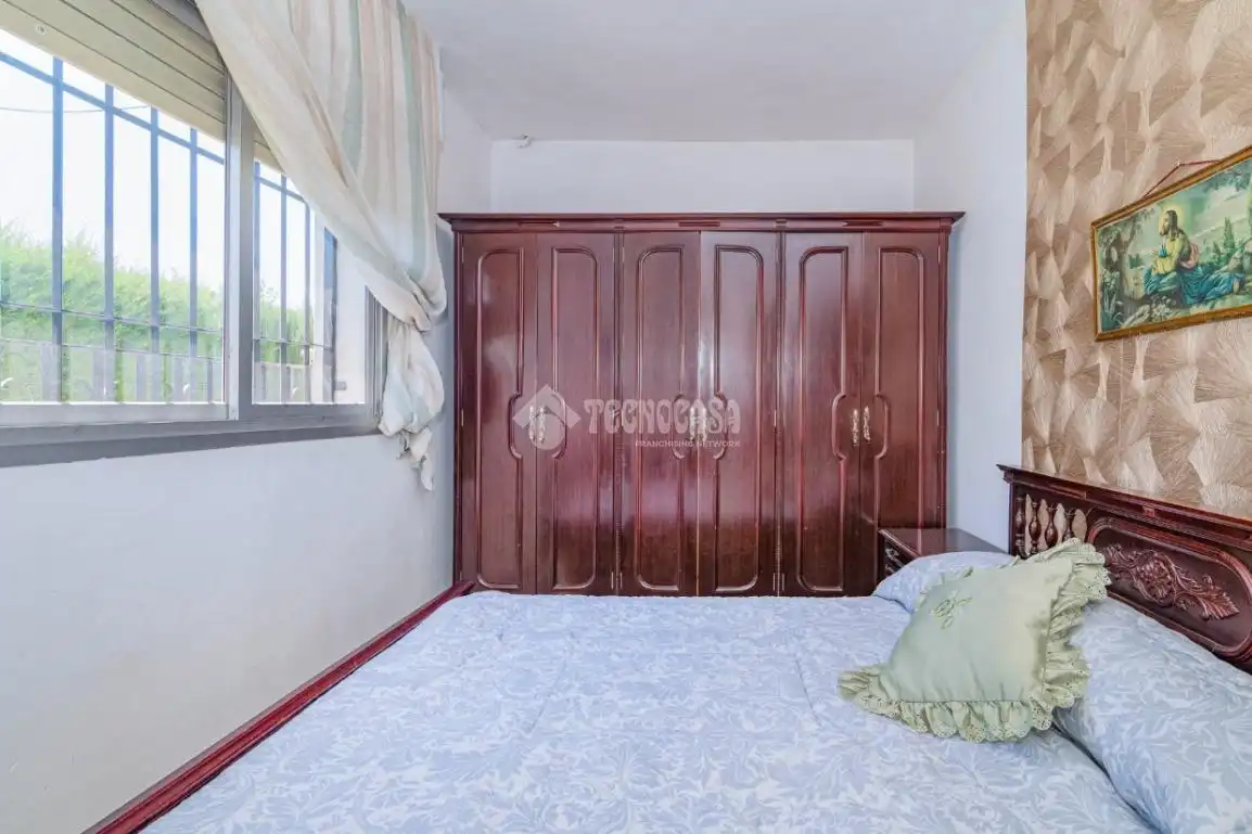 Dormitori de Casa adosada en venda en Armilla amb Jardí privat, Terrassa i Balcó