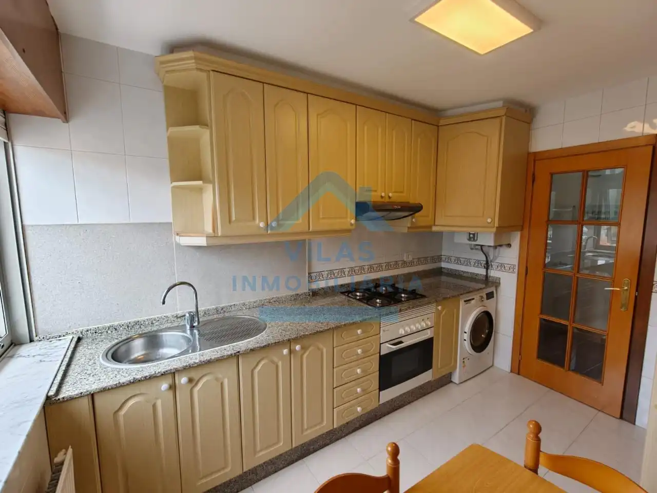 Küche von Maisonette zur Miete in Brión mit Heizung, Abstellraum und Schwimmbad