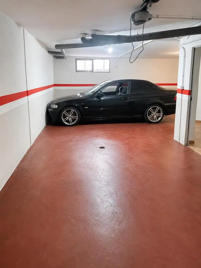 Parking de Casa adosada en venta en Valdemoro con Calefacción, Jardín privado y Terraza