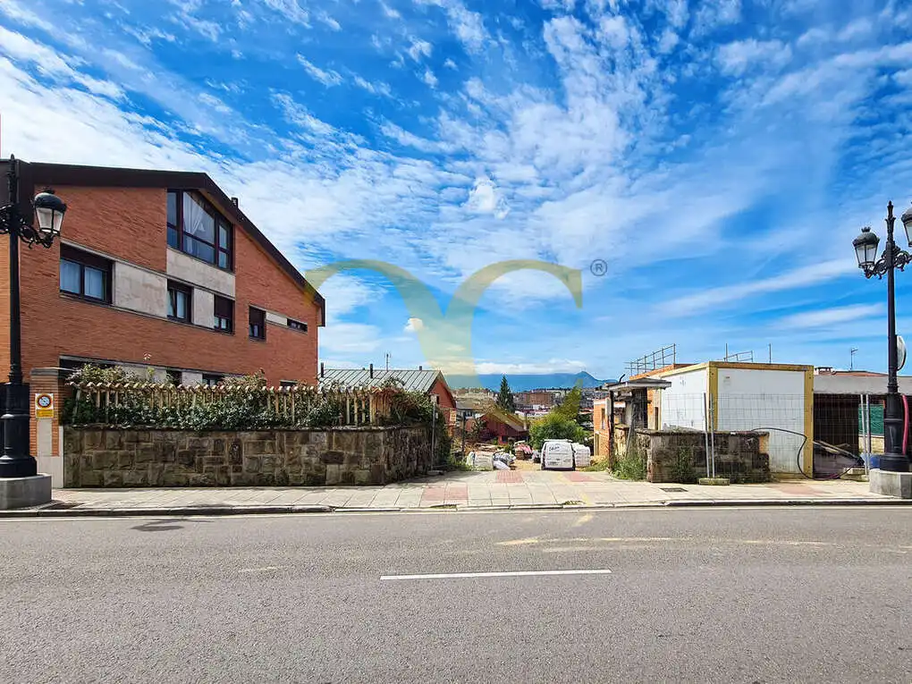 Residencial en venda en Oviedo 