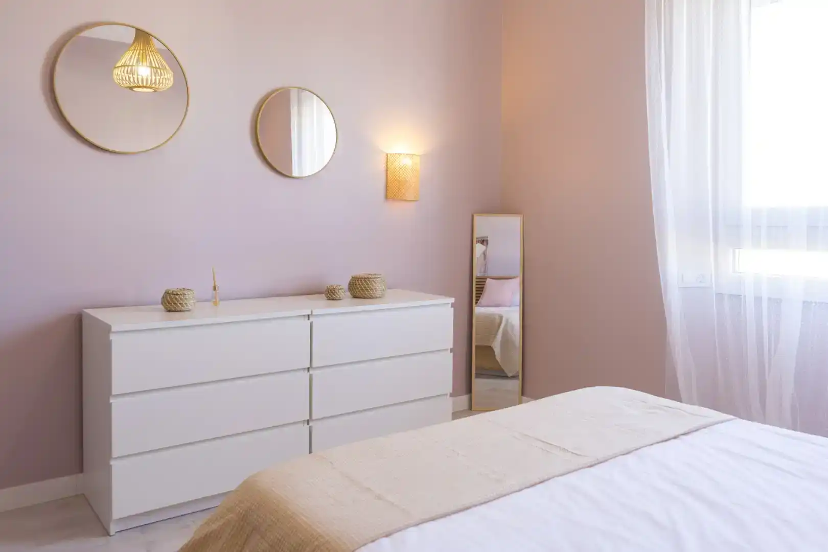 Schlafzimmer von Dachboden zur Miete in Málaga mit Klimaanlage, Abstellraum und Möbliert