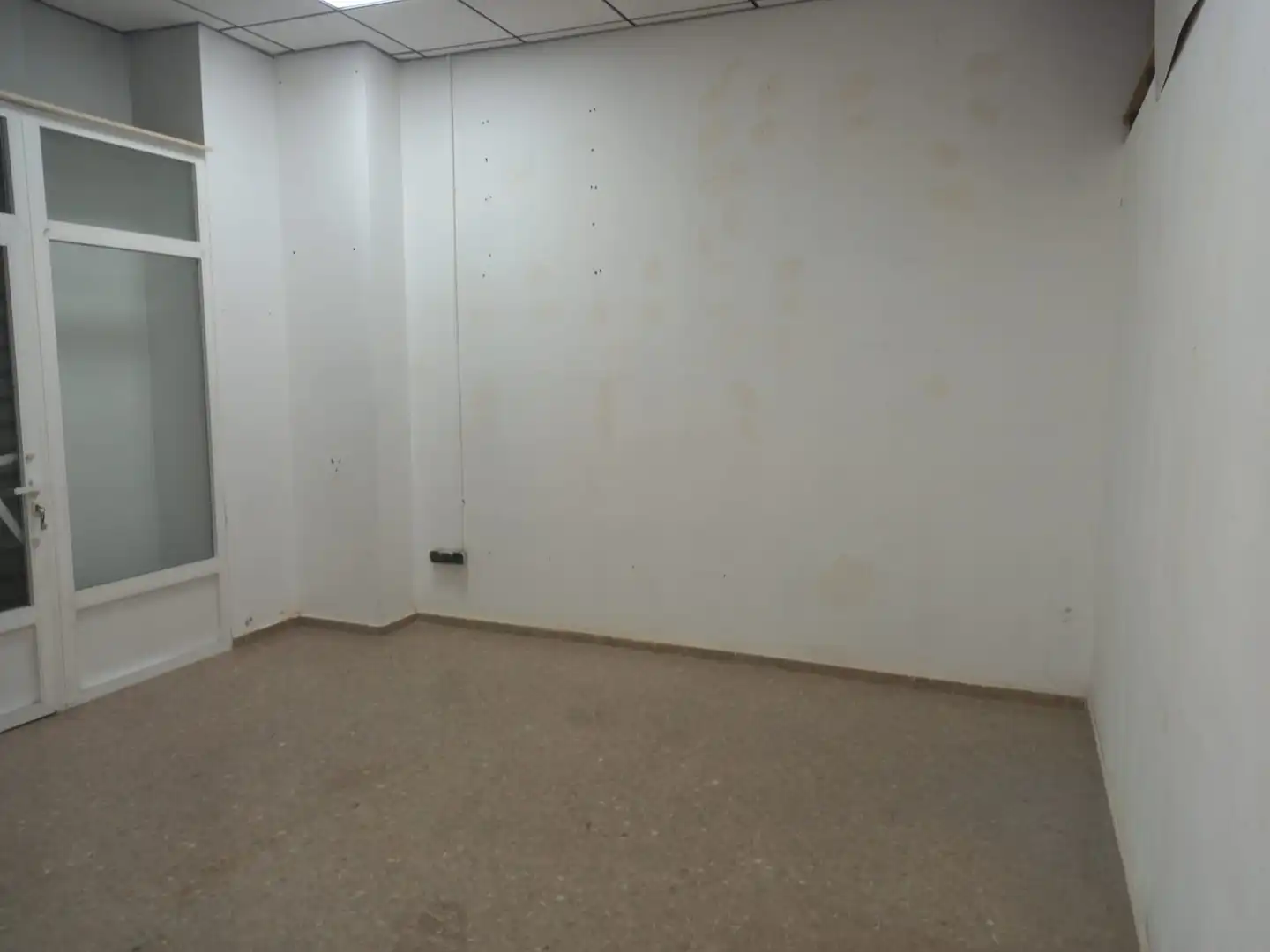 Local comercial en alquiler en calle hernan cortes, imagen 3