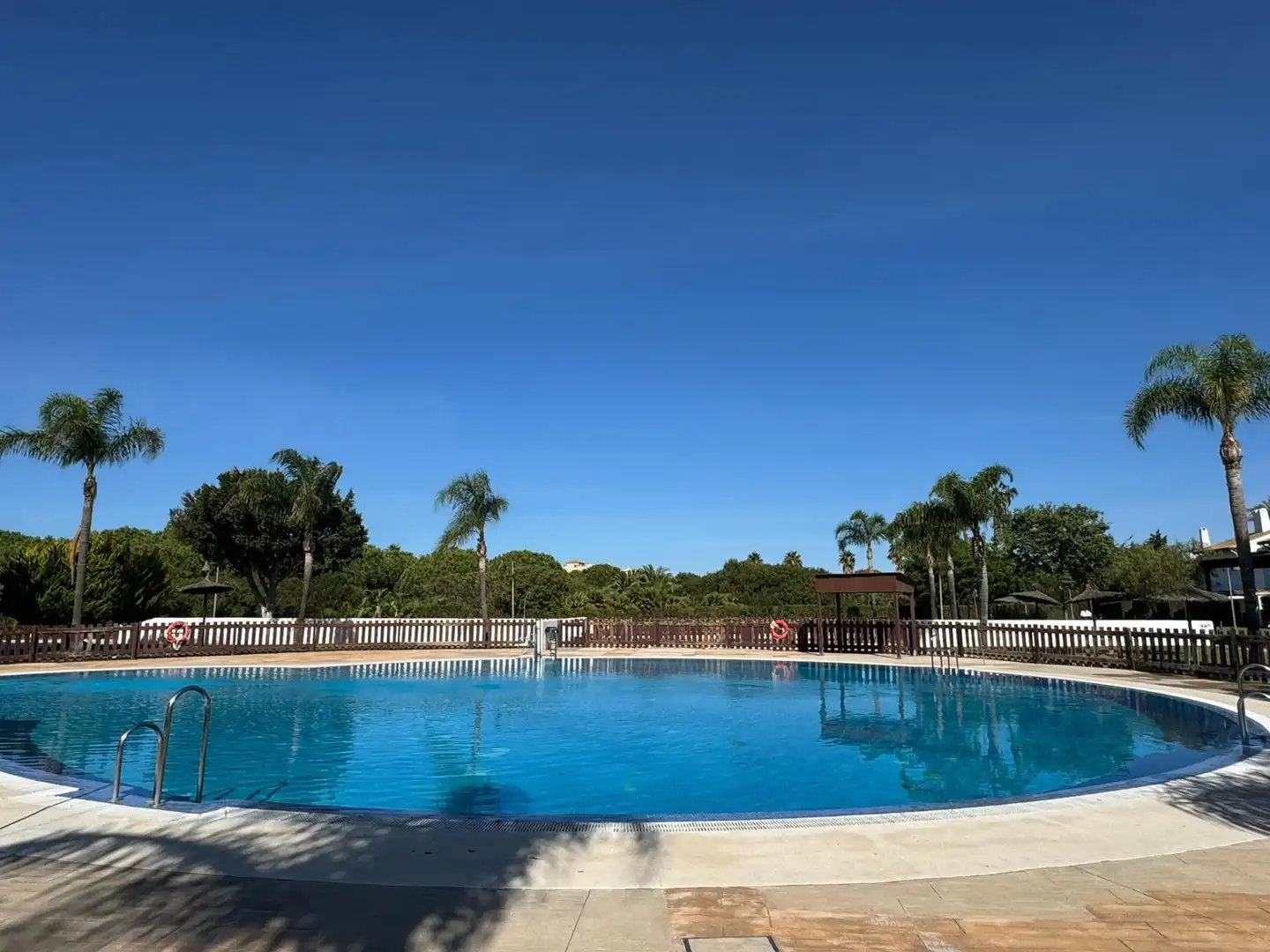 Piscina de Apartamento en venta en Rota con Terraza y Piscina comunitaria