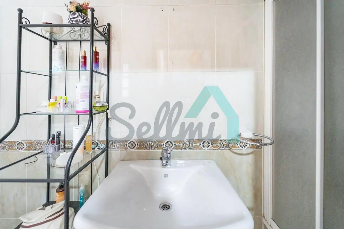 Bathroom of Flat for sale in Oviedo   with Heating, Parquet flooring and Terrace
