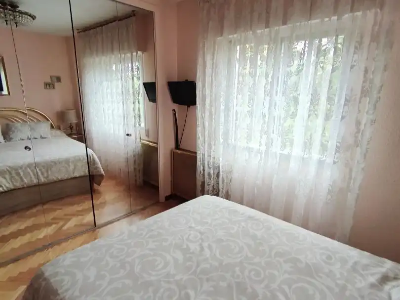 Habitación de Piso en venta en  Madrid Capital con Aire acondicionado y Balcón