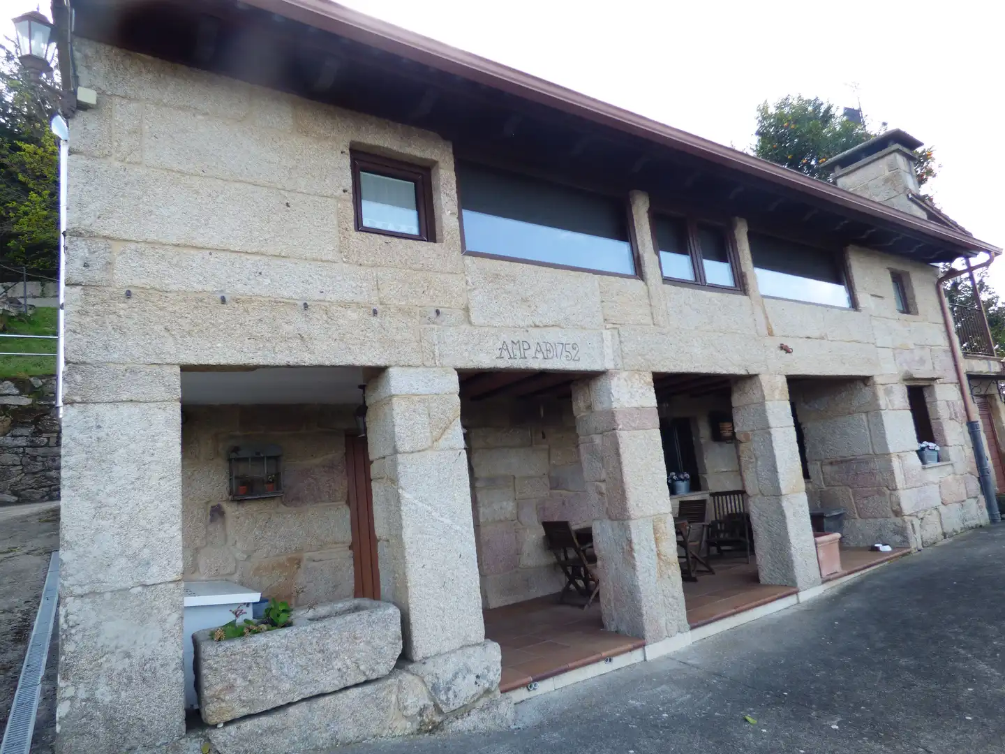 Außenansicht von Haus oder Chalet zum Verkauf in As Neves   mit Privatgarten, Terrasse und Ofen