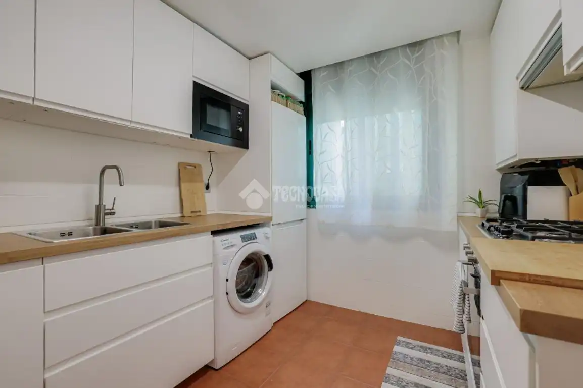 Kitchen of Flat for sale in Badalona  with Air Conditioner, Heating and Parquet flooring