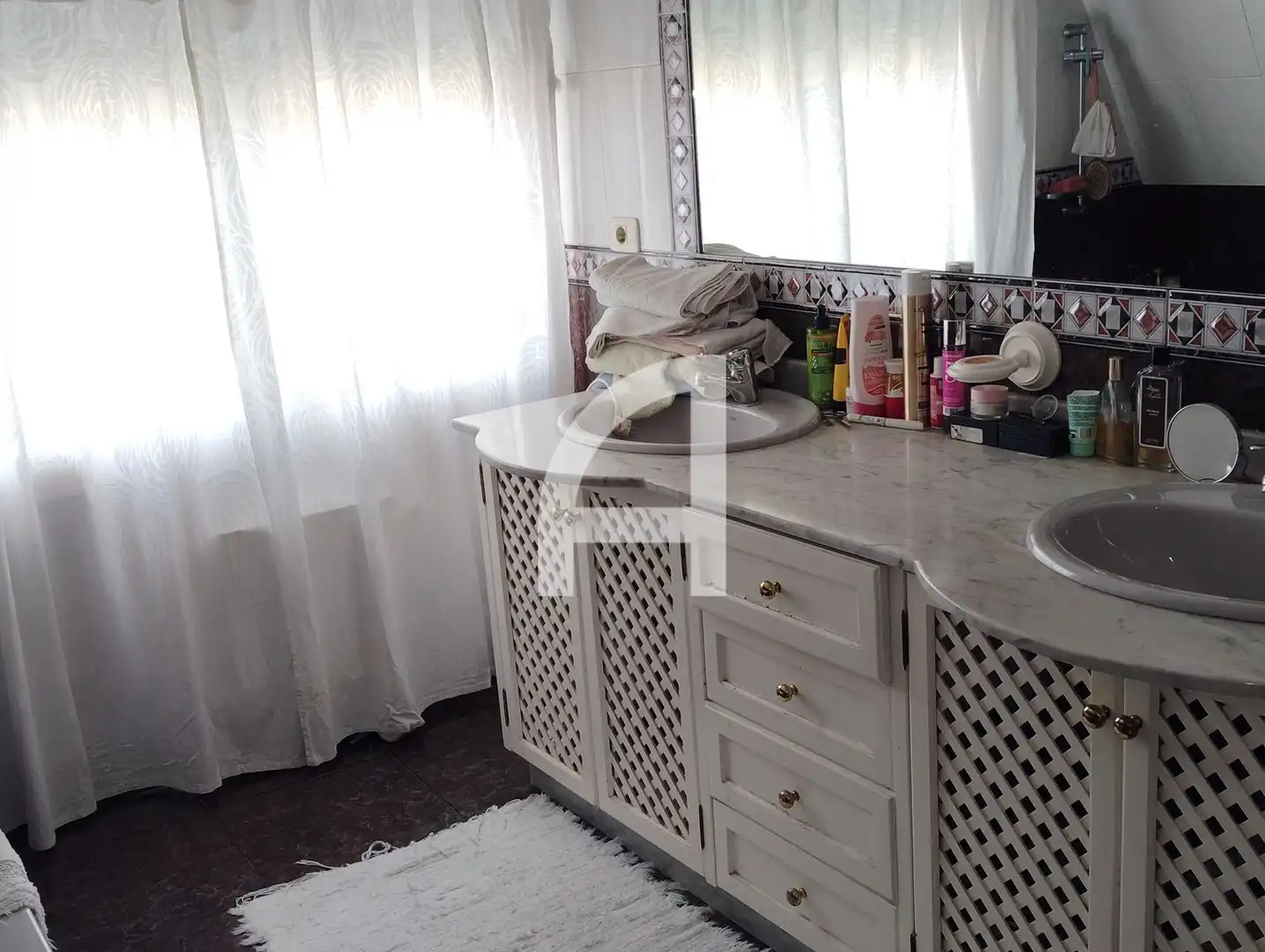 Bany de Casa o xalet en venda en Vigo  amb Calefacció, Terrassa i Traster