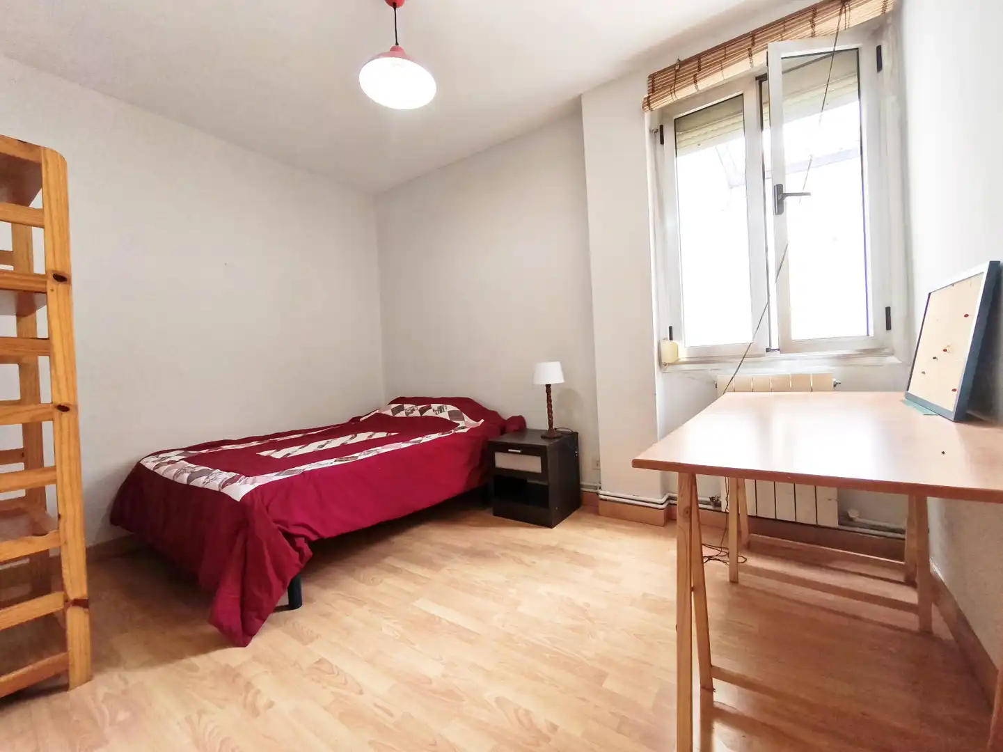 Schlafzimmer von Wohnung zum Verkauf in  Logroño mit Heizung, Parkett und Möbliert