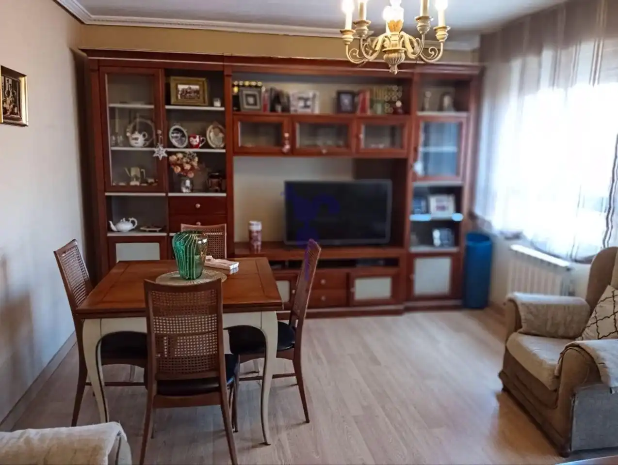 Sala de estar de Piso en venta en León Capital  con Calefacción, Parquet y Terraza