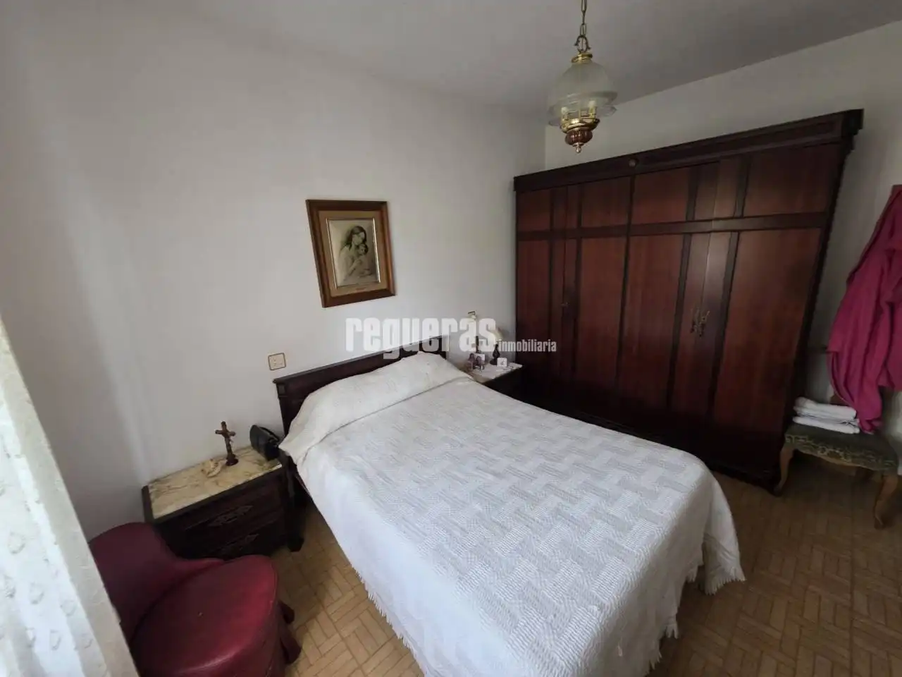 Habitación de Casa o chalet en venta en Illas con Calefacción y Jardín privado