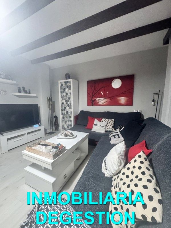 Living room of Flat for sale in Linares  with Air Conditioner, Heating and Parquet flooring