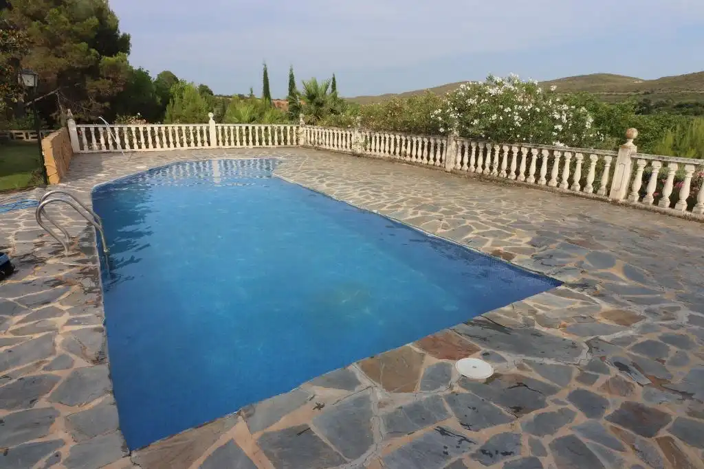 Casa rústica amb piscina en venda a Avinguda Bolot, imagen 7