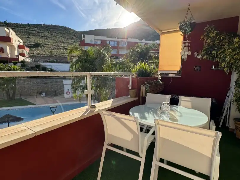 Pis amb piscina en venda a Calle Oregano 4