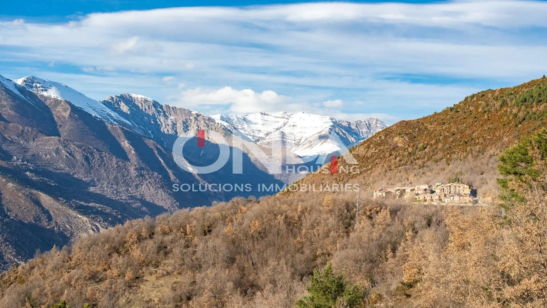 Exterior view of Houses for sale in El Pont de Suert  with Heating, Private garden and Furnished