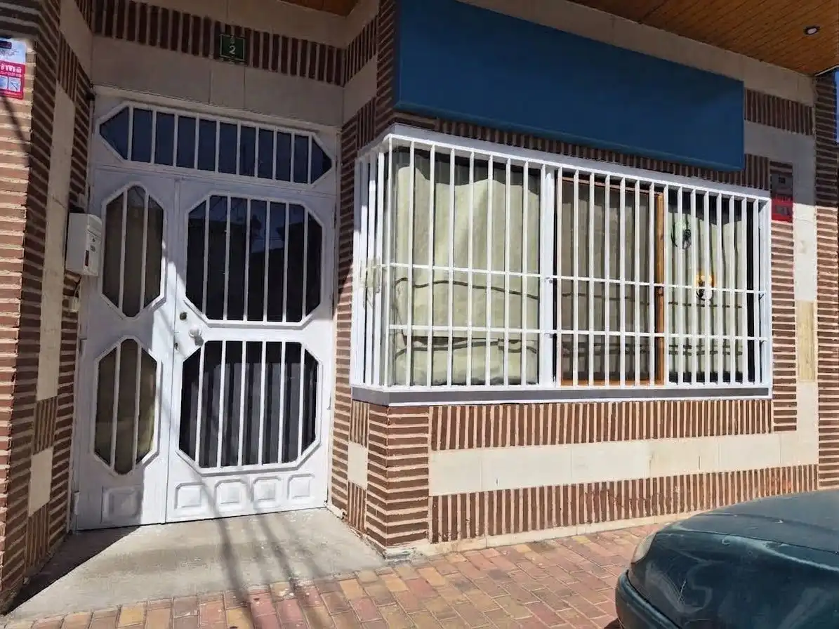 Local comercial en venda a Villa del Prado