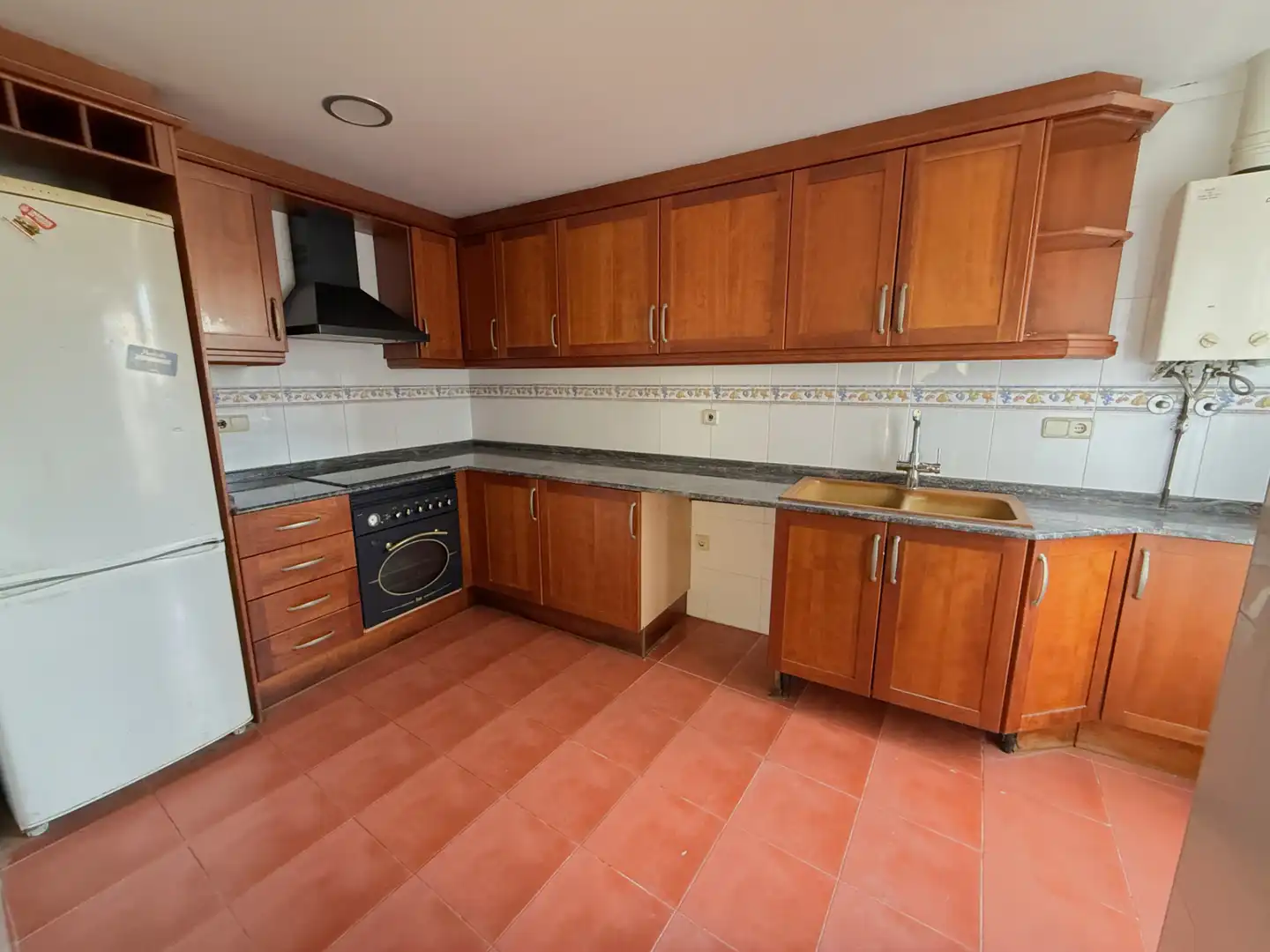 Cocina de Casa adosada en venta en Torrent con Terraza, Trastero y Piscina comunitaria
