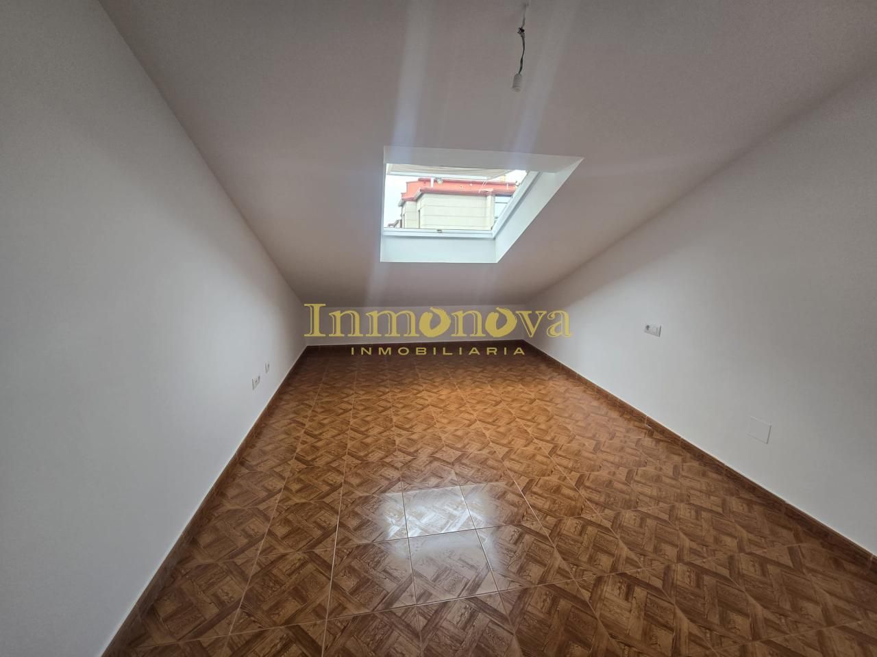 Box room for sale in Tui