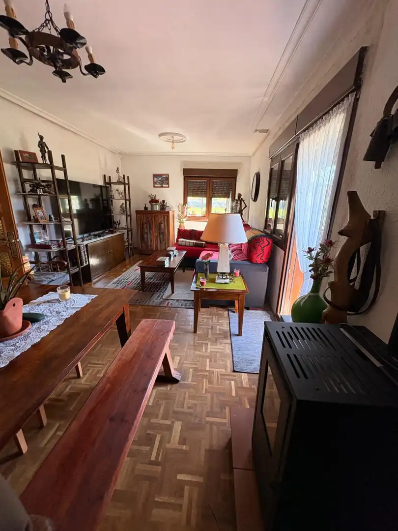 Sala de estar de Casa o chalet en venta en Villamanín con Calefacción, Jardín privado y Parquet