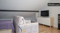 Living room of Flat to rent in  Madrid Capital  with Air Conditioner, Heating and Furnished