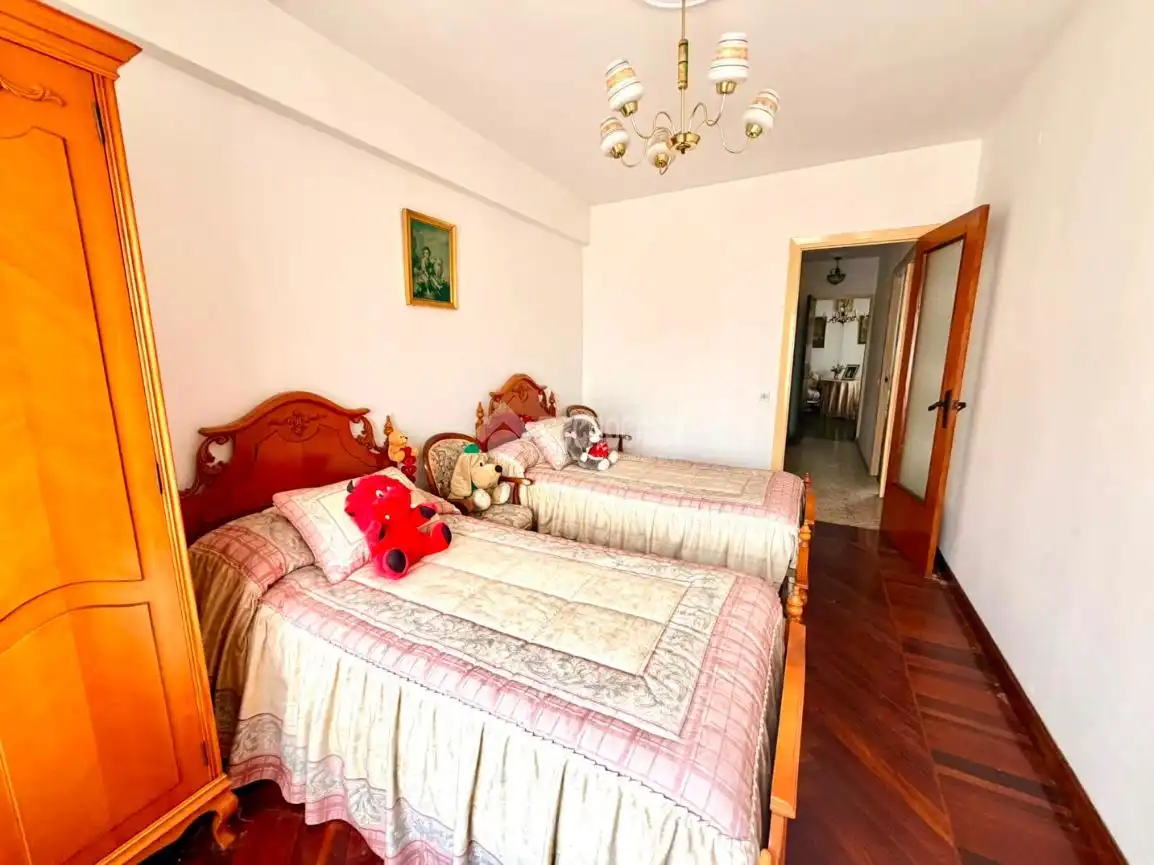 Habitación de Piso en venta en Santander con Calefacción y Parquet