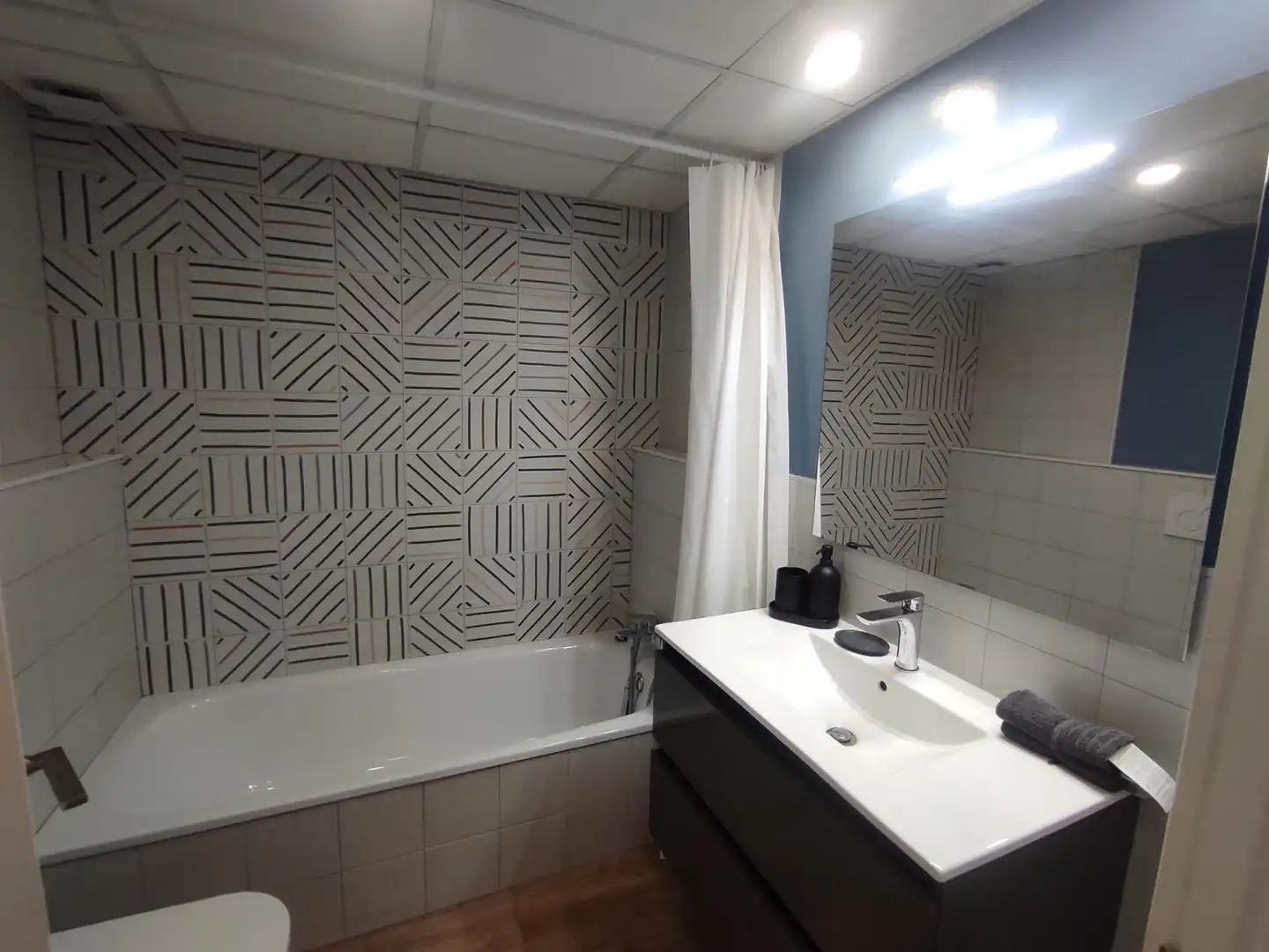 Badezimmer von Wohnungen zur Miete in Valencia mit Klimaanlage, Heizung und Terrasse
